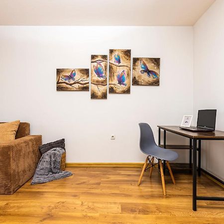 The Walnut 2Bd Apartment Пловдив Екстер'єр фото